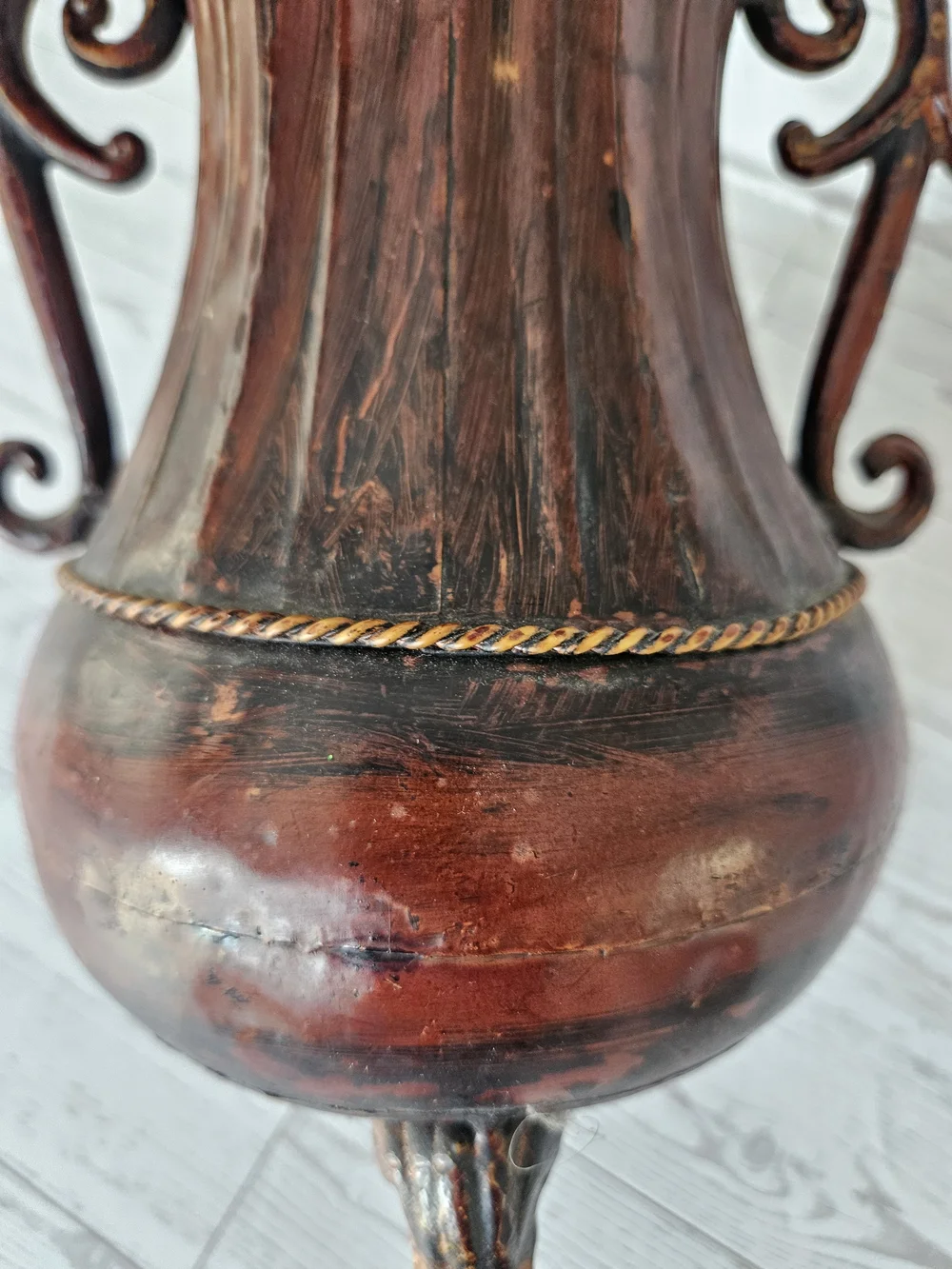 VINTAGW STYLE METAL URN VASE